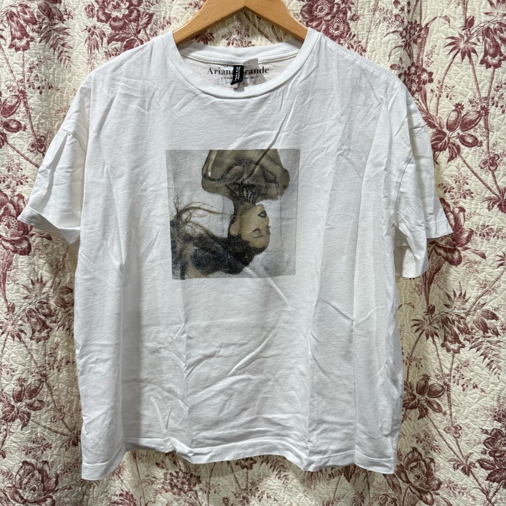 Ariana Grande Graphic T-Shirt White M
